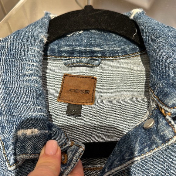 Raw hem Joe’s distressed jean jacket - Picture 2 of 4